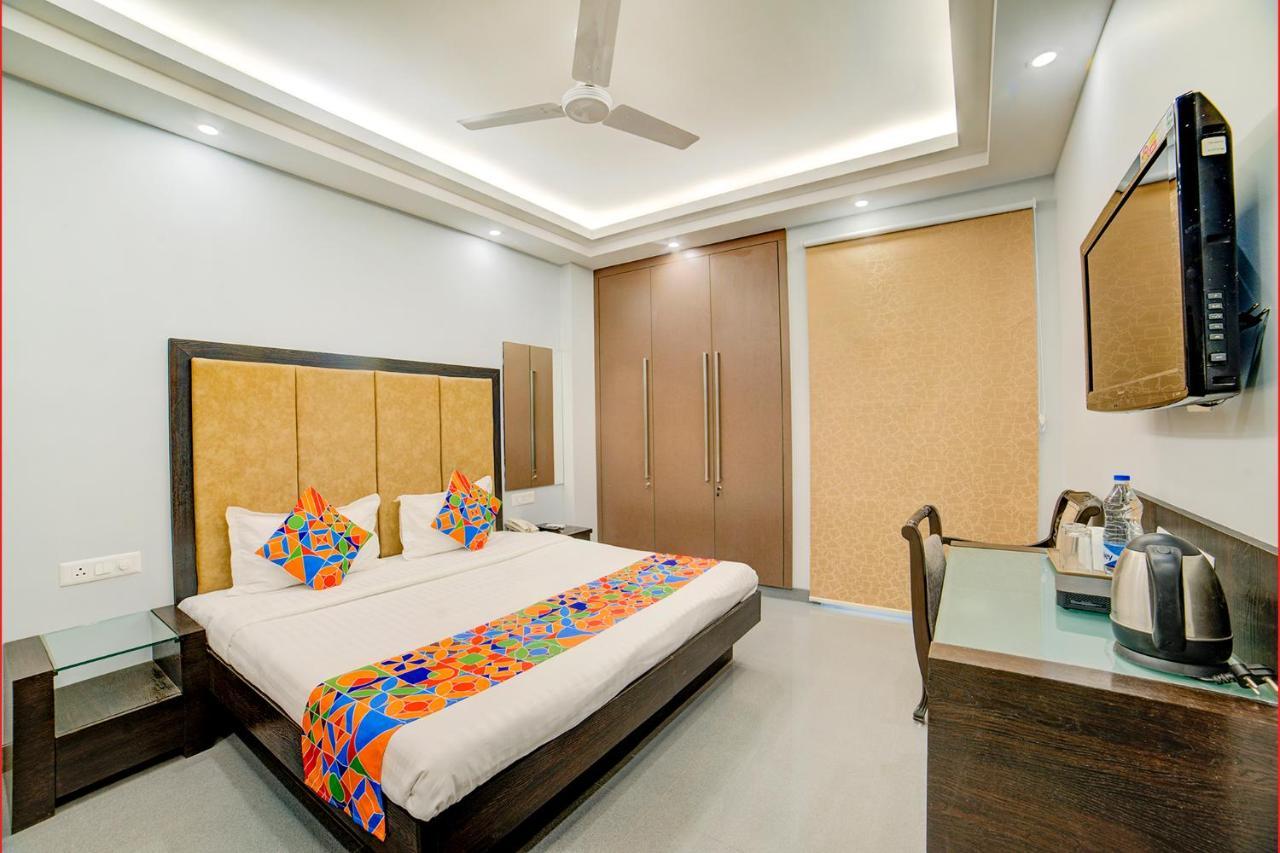 Fabhotel Exotica Greenpark New Delhi Exteriör bild