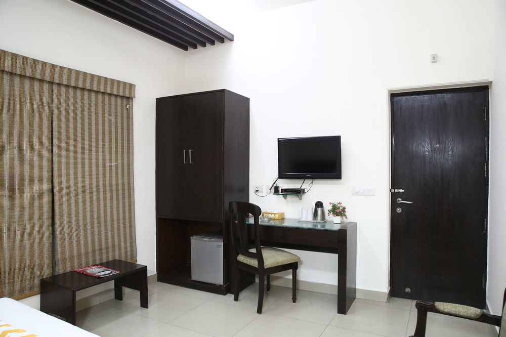 Fabhotel Exotica Greenpark New Delhi Exteriör bild