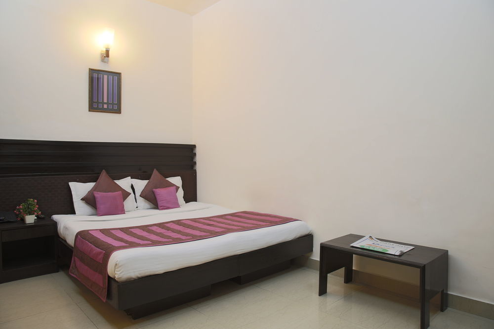 Fabhotel Exotica Greenpark New Delhi Exteriör bild