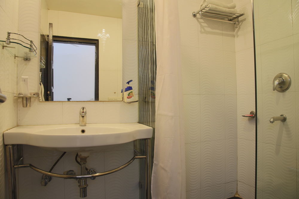 Fabhotel Exotica Greenpark New Delhi Exteriör bild